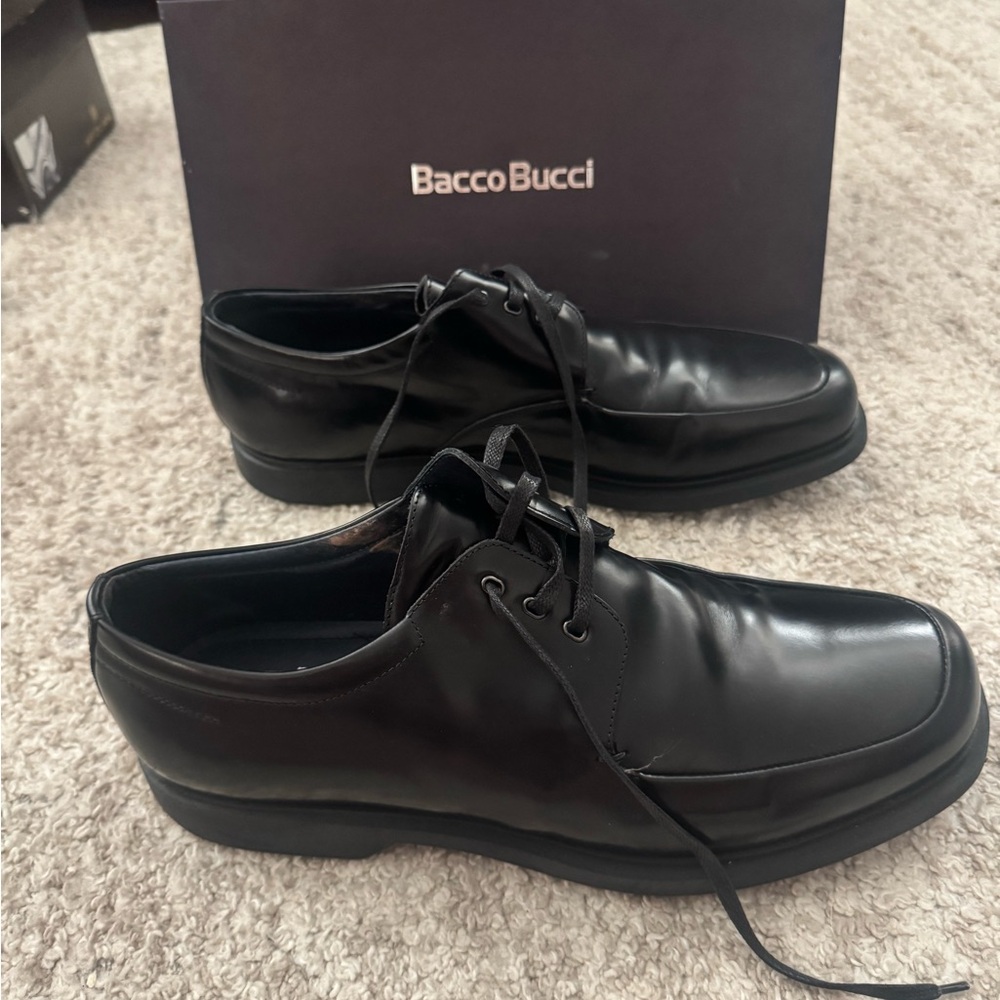 Bacco Bucci Men's Glossy Black Oxfords